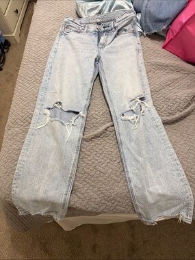 American Eagle Outfitters Light wash Distressed jeans